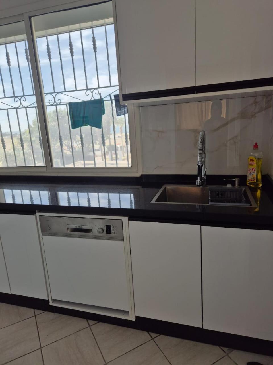 Ferienwohnung Stylish Duplex - Ocean View - Airport - Wifi - Renovated 2025 - 24H Reception Jibila Exterior foto